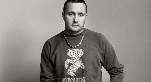 Креативным директором Versace может стать арт-директор мужской линии Louis Vuitton