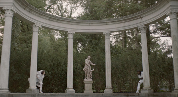 Шарлотта Генсбур выпустила клип на песню «Deadly Valentine»