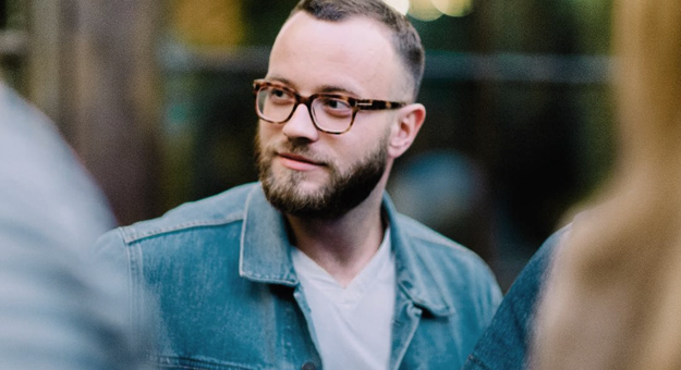 Что мы знаем о «русском киборге» из видео Apple