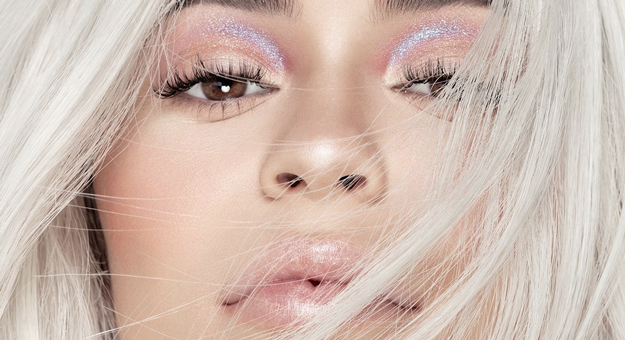 Кайли Дженнер запустила онлайн-распродажу косметики