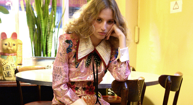 Gucci пригласил подруг Петры Коллинз на дим-самы