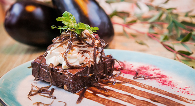 Christian по-новому: рыба в карамели, киноа с черной смородиной и баклажаны в шоколаде