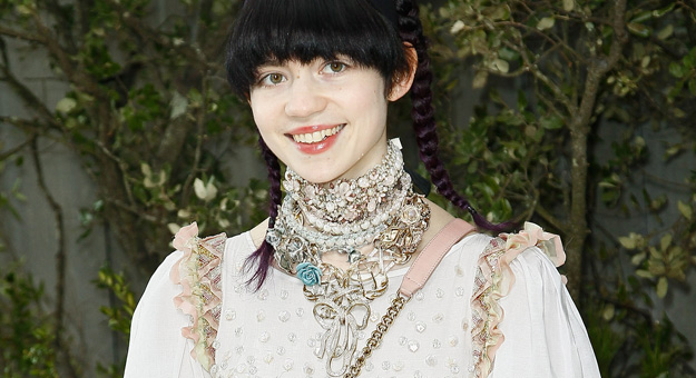 Grimes опубликовала пять плейлистов для дома