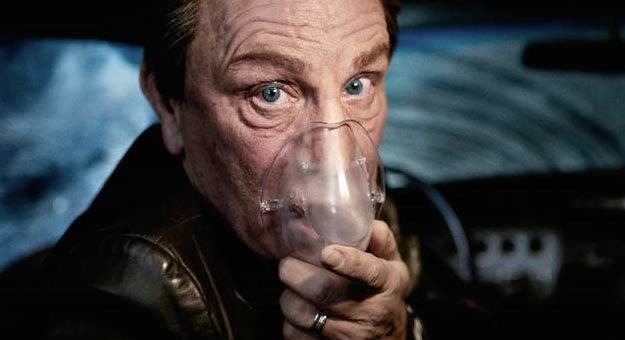 Джон Малкович перевоплотился в героев фильмов Дэвида Линча для фотовыставки в Нью-Йорке