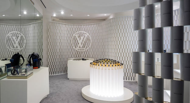 Louis Vuitton открыл поп-ап, сделанный из коробок от парфюма