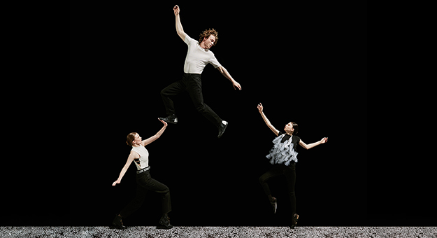 Левитирующие модели — в новой кампании универмага «Цветной»