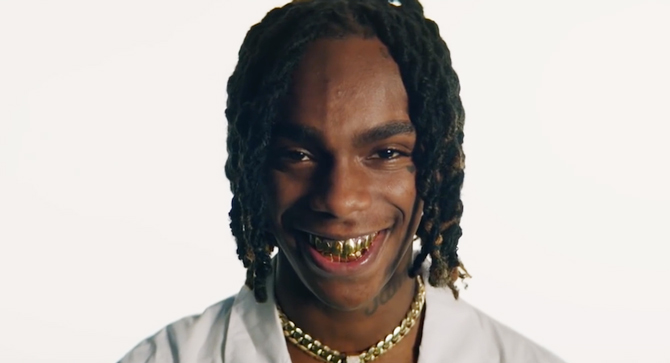 Канье Уэст и роботы в видео на трек «Mixed Personalities»