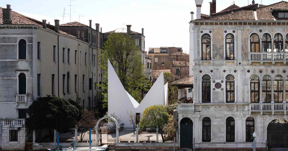 Burberry выступит спонсором 60-й Венецианской биеннале
