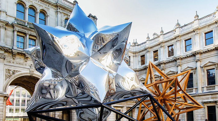 Королевскую академию искусств украсили \"звезды\" Фрэнка Стеллы