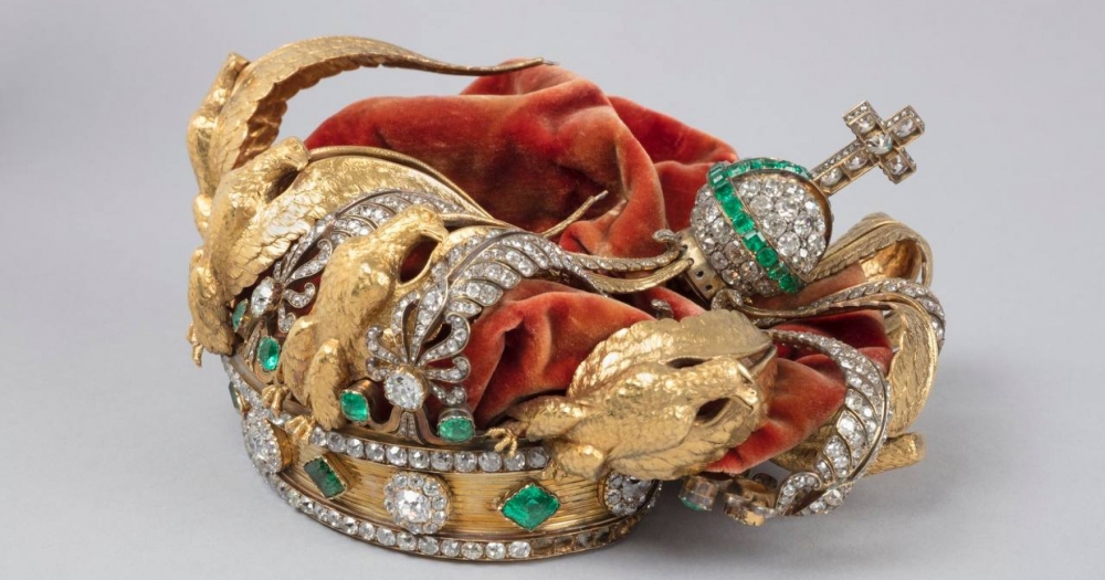 Лувр полностью восстановит корону французской императрицы Евгении