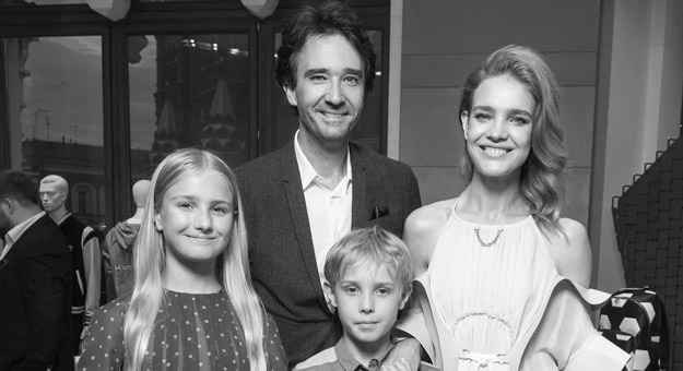 Наталья Водянова и Мирослава Дума на коктейле Louis Vuitton