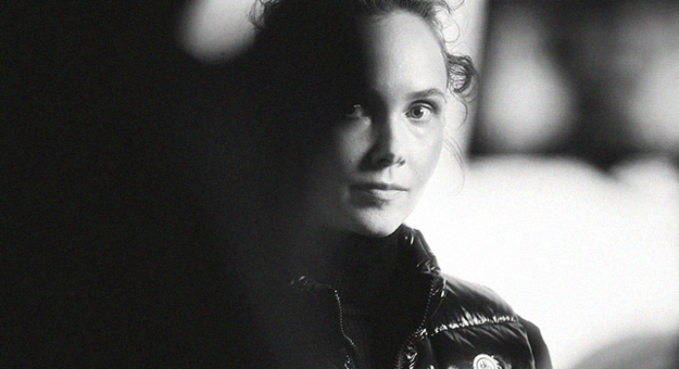 Милли Бобби Браун, Ольга Карпуть и Мэй Маск снялись в новой кампании Moncler