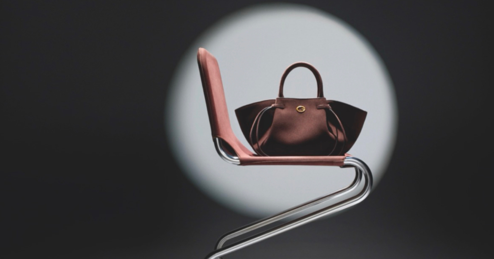 Guess выпустил новую сумку «Алегра» в осенне-зимней коллекции