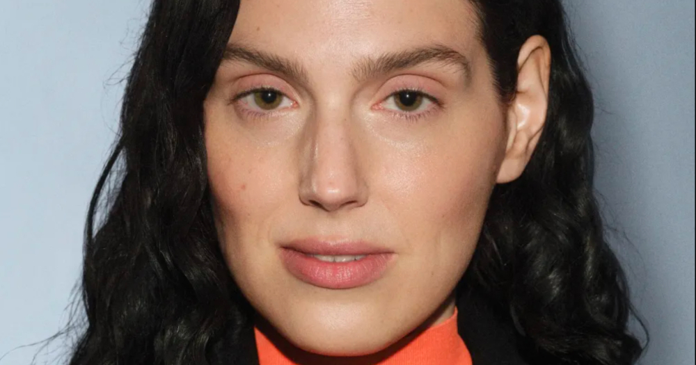 Актриса Ева Виктор стала амбассадором Loewe