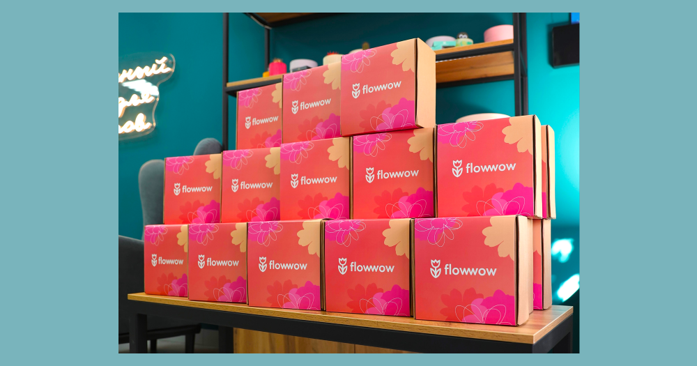 Маркетплейс Flowwow поздравил девушек-курьеров с 8 Марта