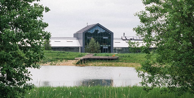 Еще месяц лета на родине: гид по глэмпингам и эко-отелям