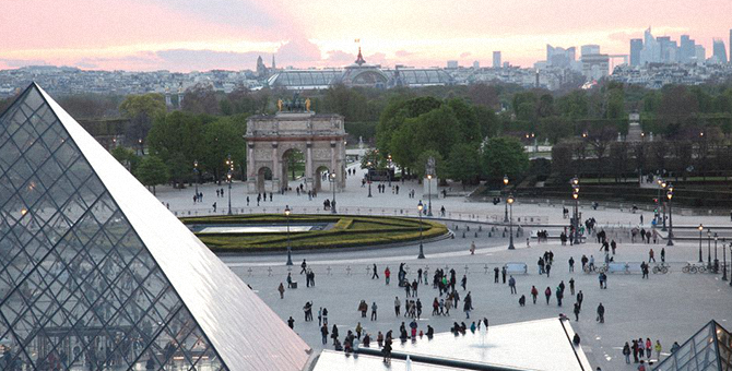 Лувр будет обучать мигрантов кураторству