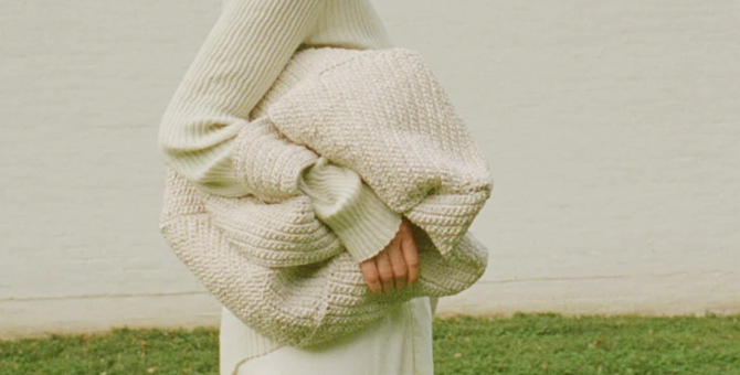 Все свое ношу с собой. 20 летних XL-сумок для города и пляжа