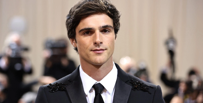 Джейкоба Элорди обвиняют в нападении на радиопродюсера