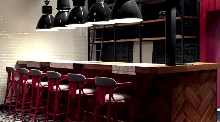 И нашим, и вашим: новый гастробар \"Компания\"  в Санкт-Петербурге