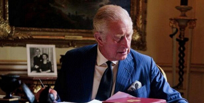 Британские депутаты разыграют в лотерею билеты на коронацию Карла III