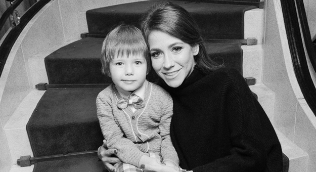 Новогодняя елка в бутике Cartier