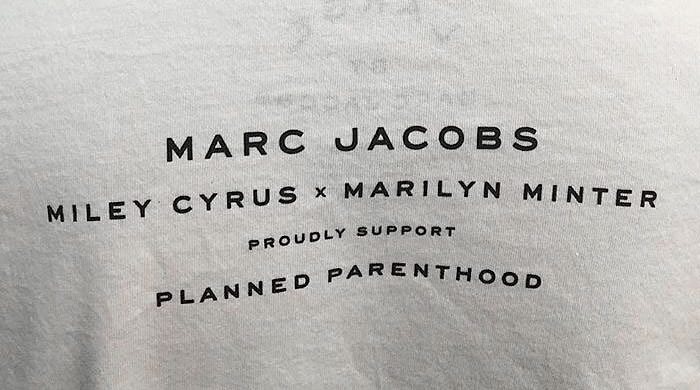 Марк Джейкобс выпустил футболки с фотографиями Майли Сайрус