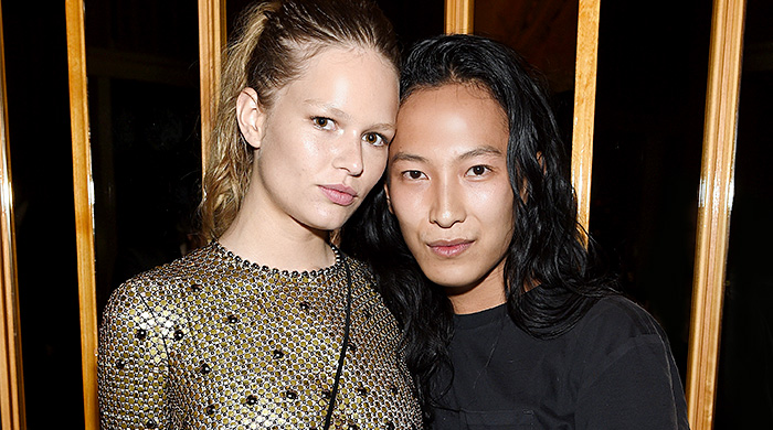 Александр Ванг создал платье из кредитных карт