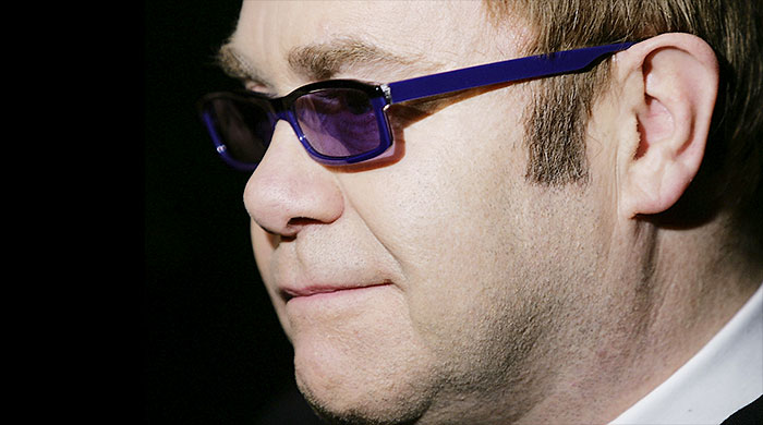 Элтон Джон: \"Шутки — это смешно. Гомофобия — совсем  нет\"