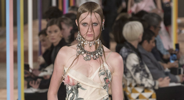 Alexander McQueen, коллекция весна-лето 2018
