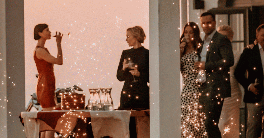 «Тихая роскошь» от А до Я: разбираемся, из чего состоит вечная классика гардероба, на примере сериала «Золотое дно»