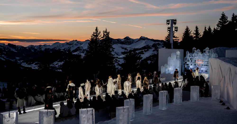 Бренд Guess провел показ в горах Швейцарии