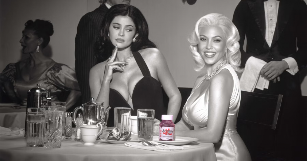 Вышла новая коллаборация Кайли Дженнер и Кортни Кардашьян-Баркер