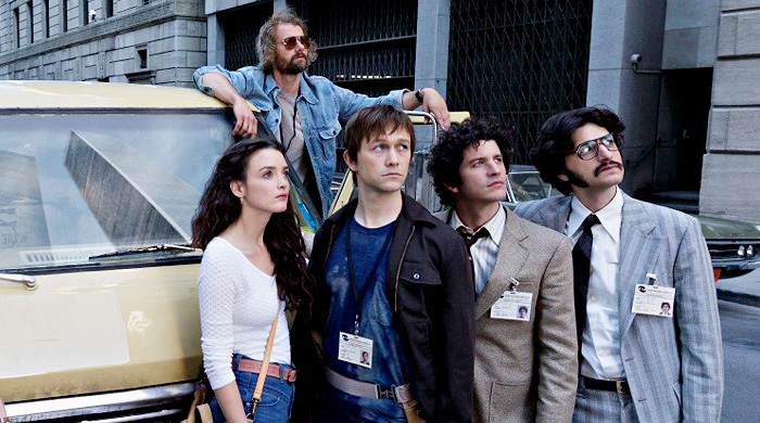 Джозеф Гордон-Левитт в фильме \"Дотянуться до облаков\"