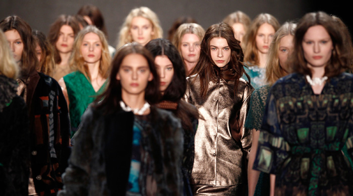 Показ Alena Akhmadullina на неделе моды в Берлине