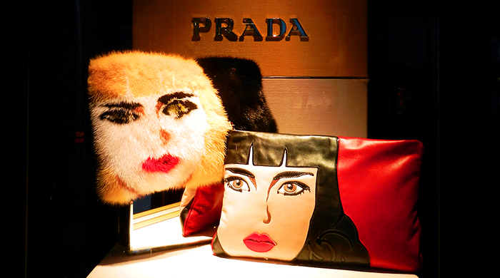 Витрины и коллекция Prada для Bergdorf Goodman