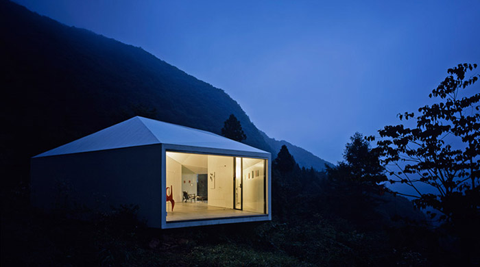 Частная японская галерея в лесу