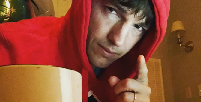 Эштон Катчер выложил видео в поддержку афроамериканцев