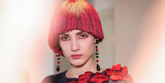 Как повторить макияж с красными веками с показа Armani Prive