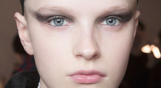 Как повторить смоки с блестками с показа Marc Jacobs