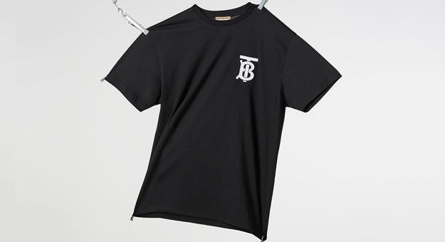 Рикардо Тиши выпустил футболки с новой монограммой Burberry