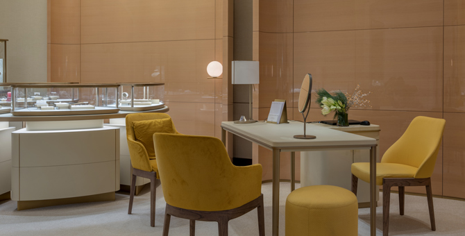 Как выглядит обновленный бутик Cartier в ГУМе