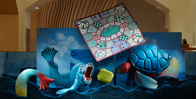 Как две студентки Школы дизайна ВШЭ оформили витрины Hermès