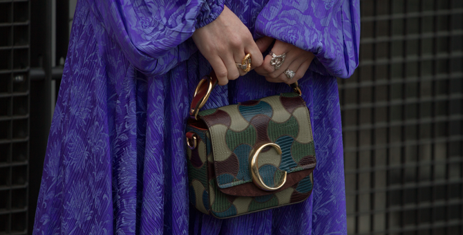 Сапоги «гармошкой» и ветровки: что носят на Неделе моды в Париже. Часть третья