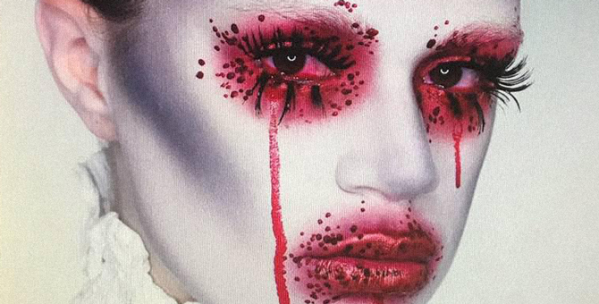 «Кровь» для глаз, шрамы, трафареты: как и чем создать бьюти-образ на Хеллоуин