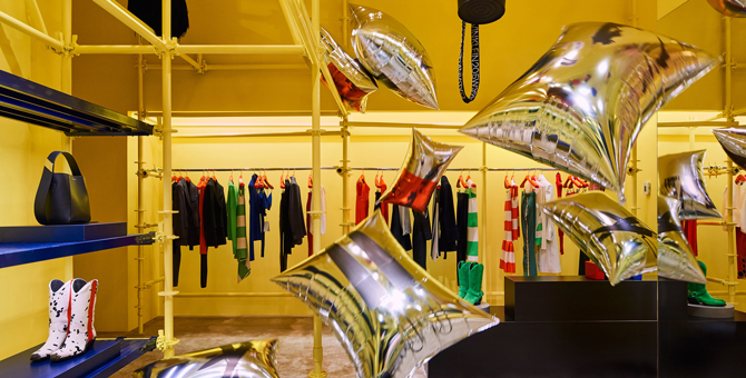 Calvin Klein закроет свой флагманский магазин в Нью-Йорке и перезапустит линию 205W39NYC