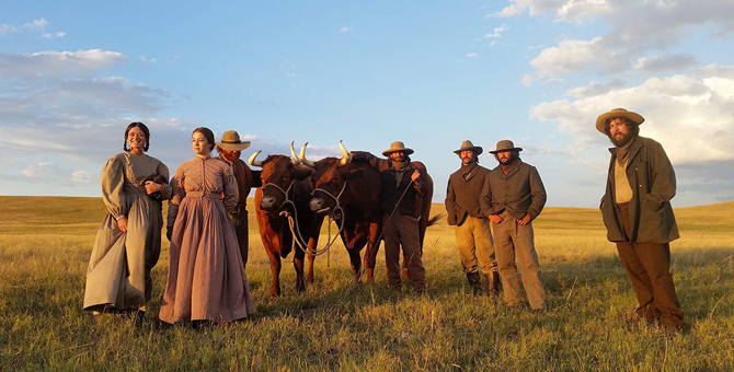 Netflix покажет в кинотеатрах новые фильмы Альфонсо Куарона и братьев Коэн