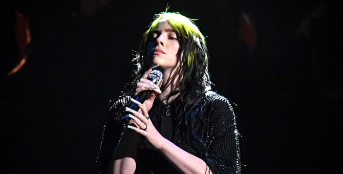 Билли Айлиш исполнила свою песню для нового «Бонда» на церемонии BRIT Awards