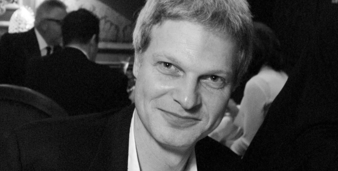 Умер Стив Бинг — миллионер, продюсер и отец сына Элизабет Херли