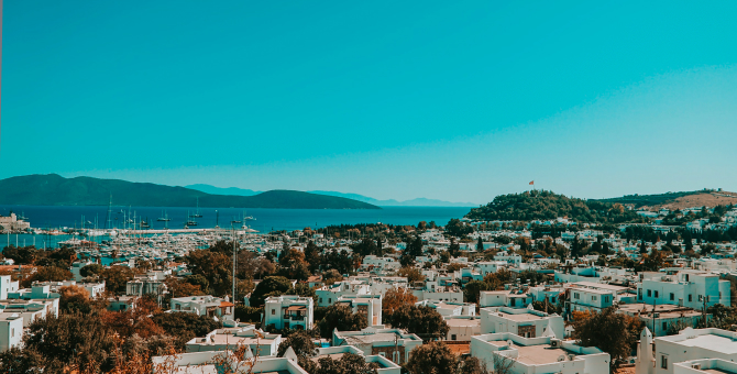 Россия открывает авиасообщение с курортными городами Турции